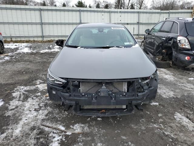 2018 Buick Regal Essence