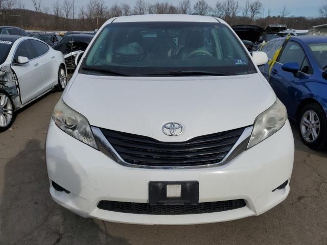 2013 Toyota Sienna LE