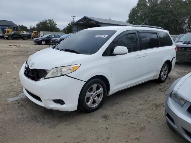 2014 Toyota Sienna LE