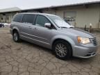 2016 Chrysler Town & Country Touring L