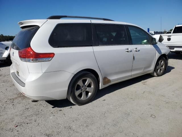 2014 Toyota Sienna LE