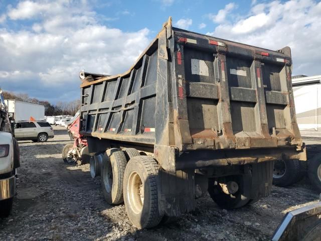 2000 Freightliner Conventional FLD120