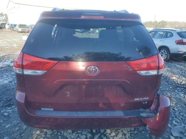 2011 Toyota Sienna LE