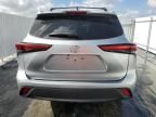 2022 Toyota Highlander L