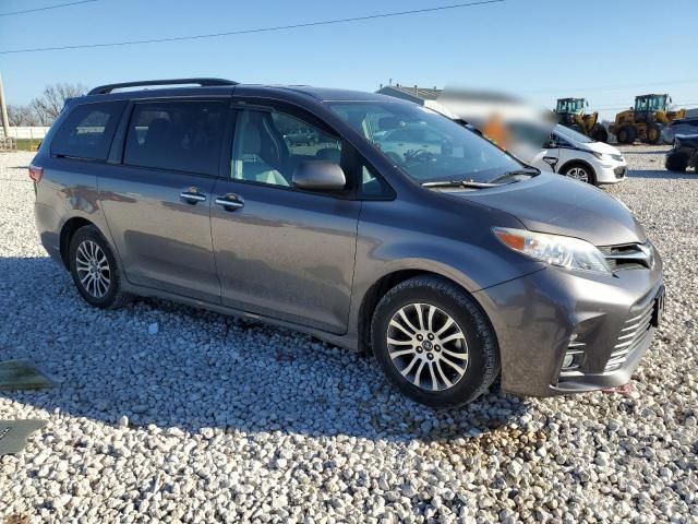 2019 Toyota Sienna XLE