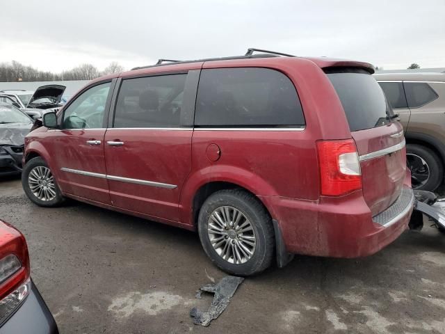 2013 Chrysler Town & Country Touring L