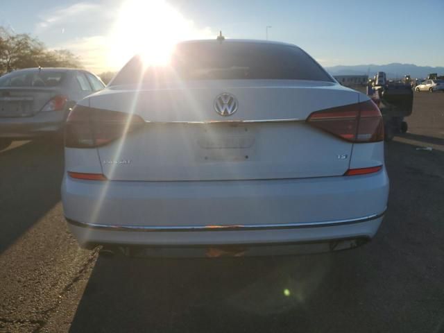 2017 Volkswagen Passat R-Line