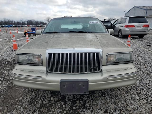 1997 Lincoln Town Car Signature