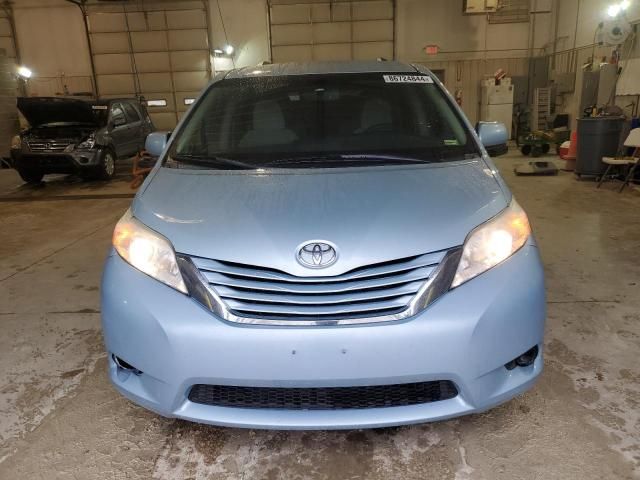 2015 Toyota Sienna LE