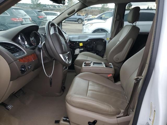 2016 Chrysler Town & Country Touring