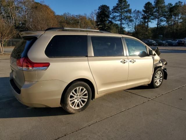 2011 Toyota Sienna XLE