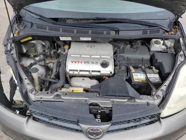 2004 Toyota Sienna CE