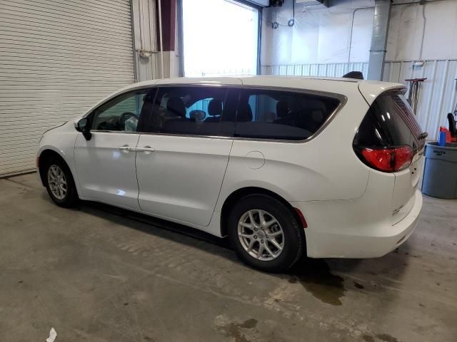 2021 Chrysler Voyager LX