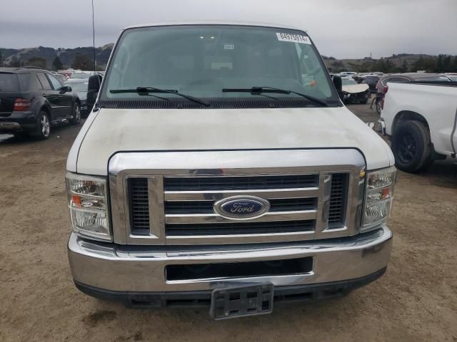 2013 Ford Econoline E350 Super Duty Wagon