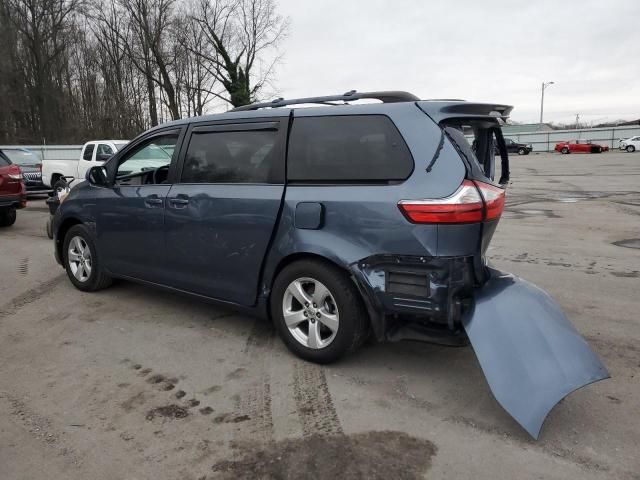 2016 Toyota Sienna LE