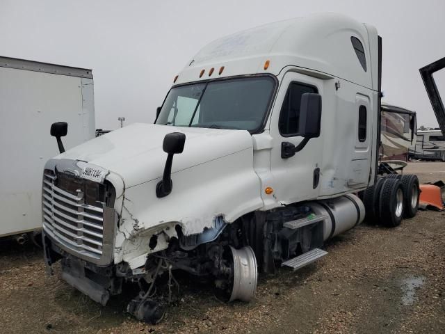 2013 Freightliner Cascadia 125