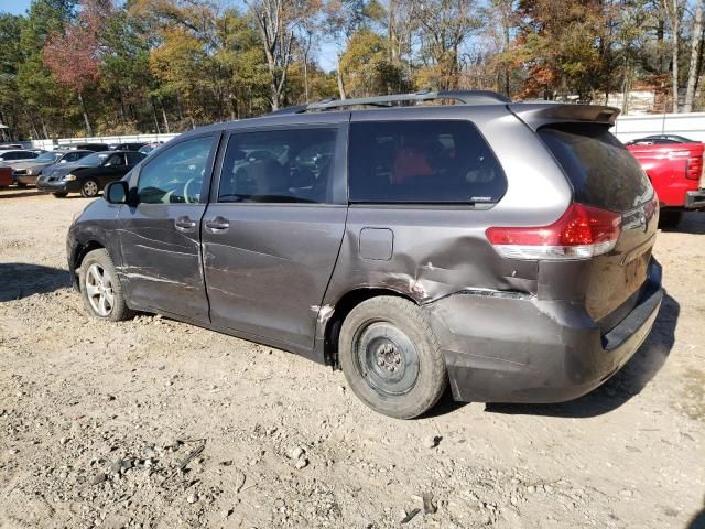 2013 Toyota Sienna LE