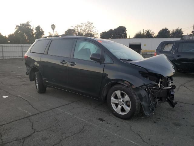 2017 Toyota Sienna LE