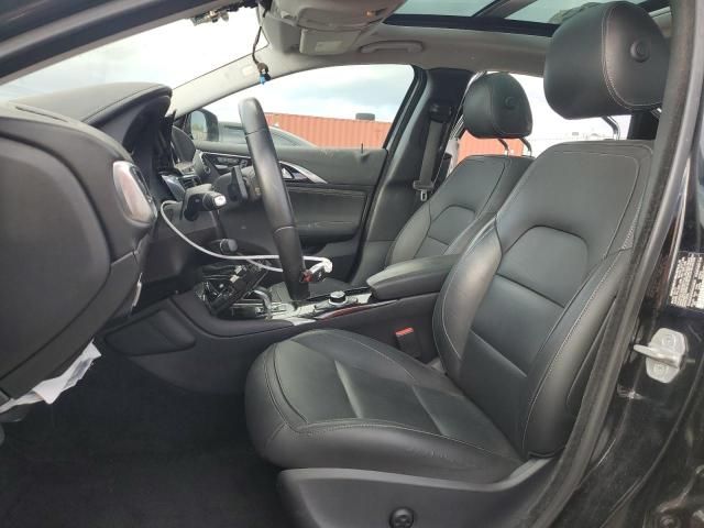 2017 Infiniti QX30 Base