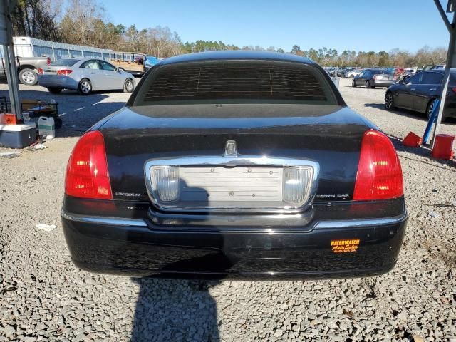 2006 Lincoln Town Car Signature Limited