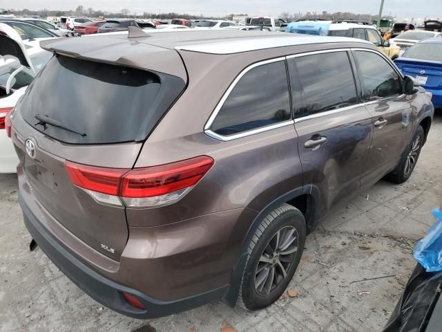 2017 Toyota Highlander SE