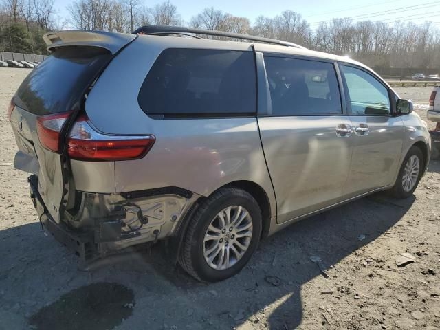 2017 Toyota Sienna XLE