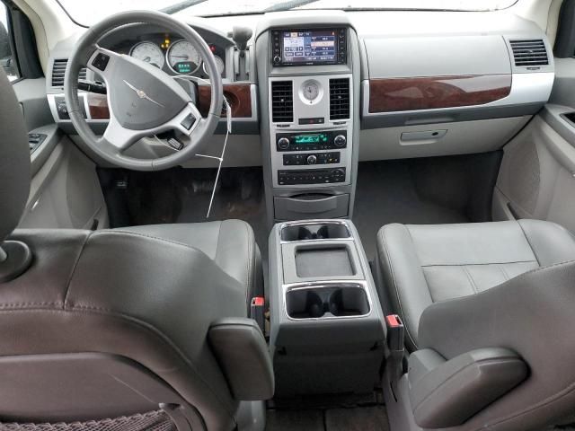 2010 Chrysler Town & Country Touring