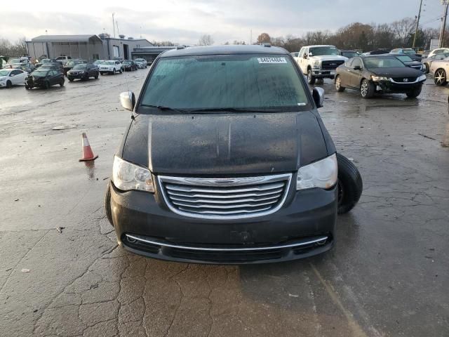 2013 Chrysler Town & Country Touring L