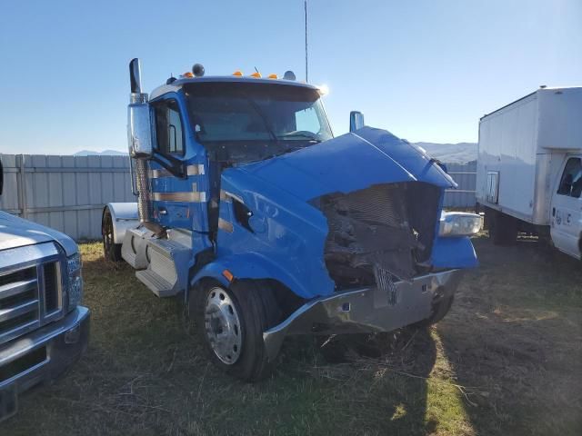 2018 Peterbilt 567