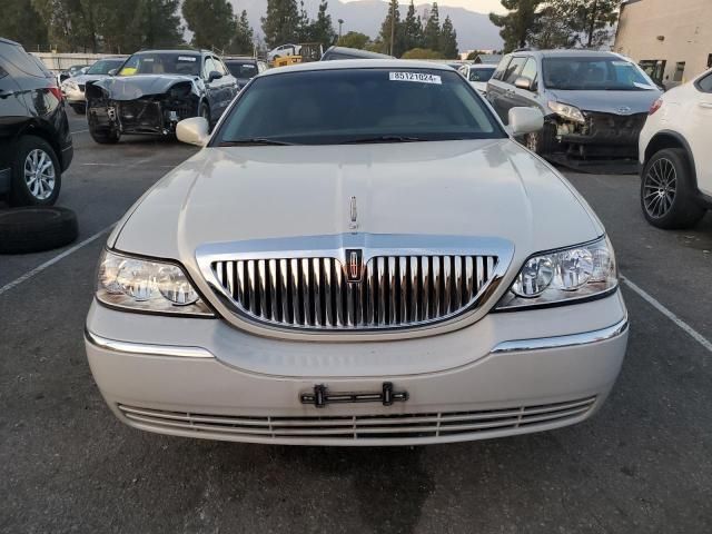 2004 Lincoln Town Car Executive