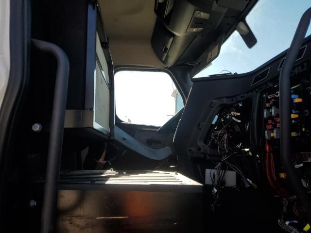 2019 Freightliner Cascadia 116