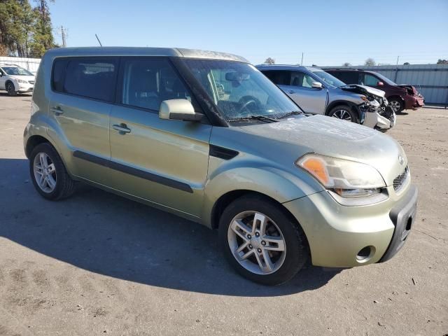 2011 KIA Soul +