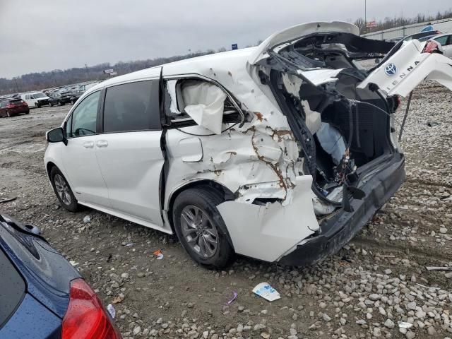 2021 Toyota Sienna LE