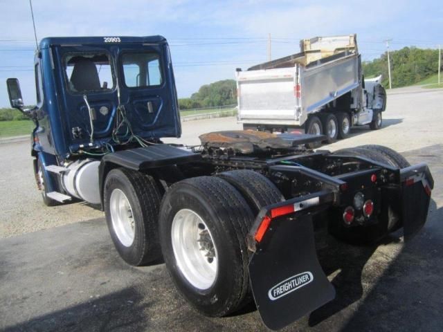 2020 Freightliner Cascadia 113