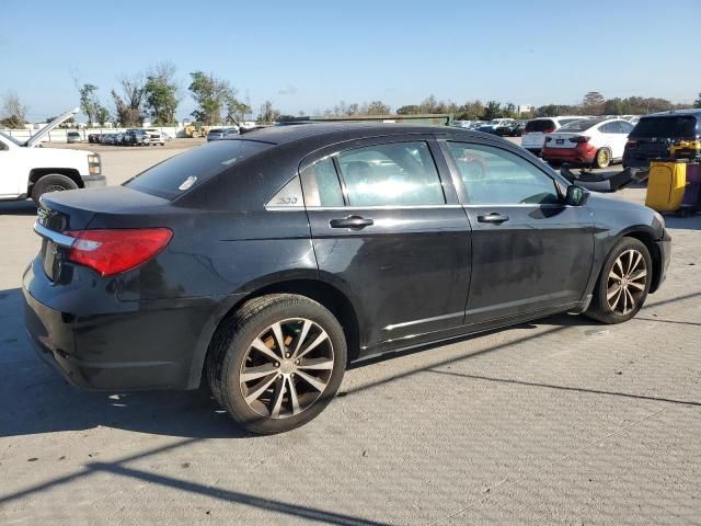 2013 Chrysler 200 Touring