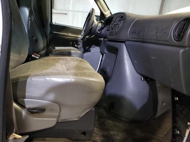 2004 Ford Econoline E250 Van