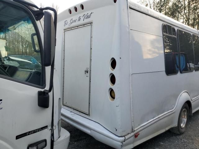 2004 Ford Econoline E350 Super Duty Cutaway Van