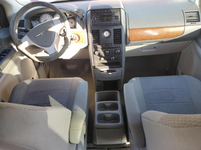 2008 Chrysler Town & Country LX