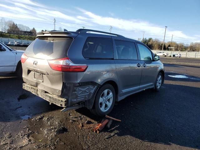 2018 Toyota Sienna LE