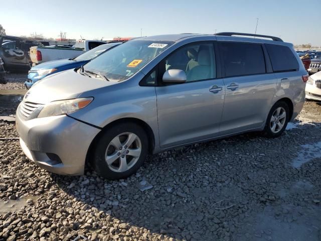 2016 Toyota Sienna LE