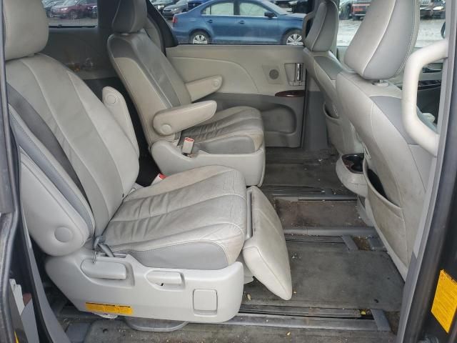 2013 Toyota Sienna XLE