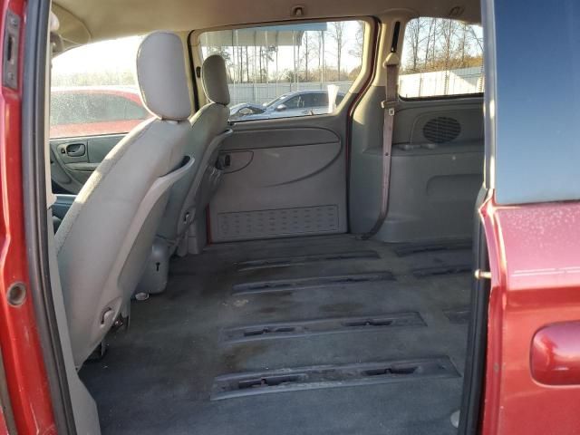 2005 Chrysler Town & Country