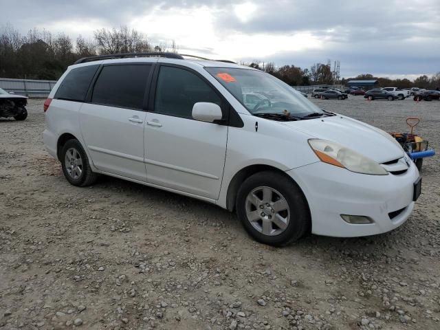 2010 Toyota Sienna XLE