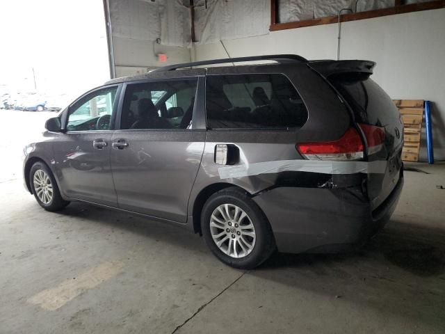 2013 Toyota Sienna XLE