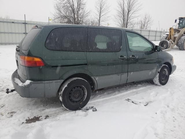 2000 Toyota Sienna CE