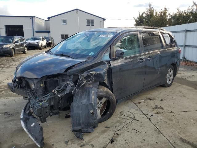 2020 Toyota Sienna LE