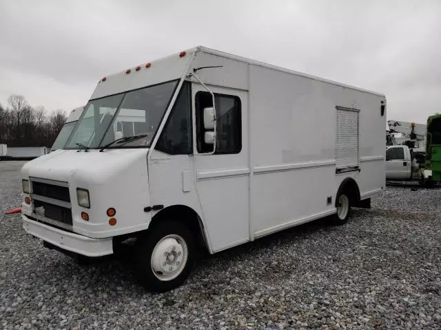 2001 Freightliner Chassis M Line WALK-IN Van