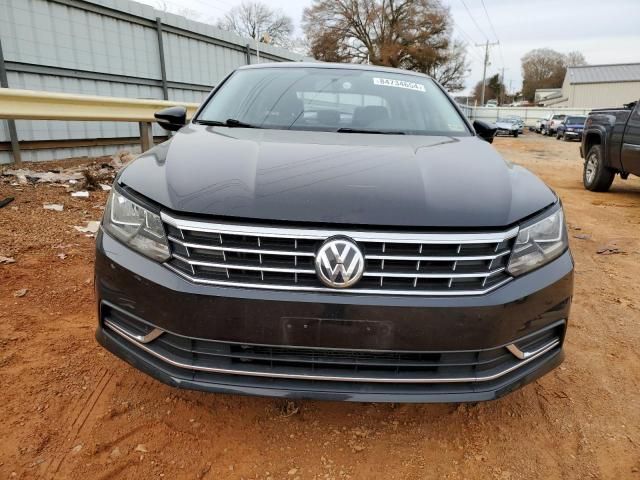 2018 Volkswagen Passat SE