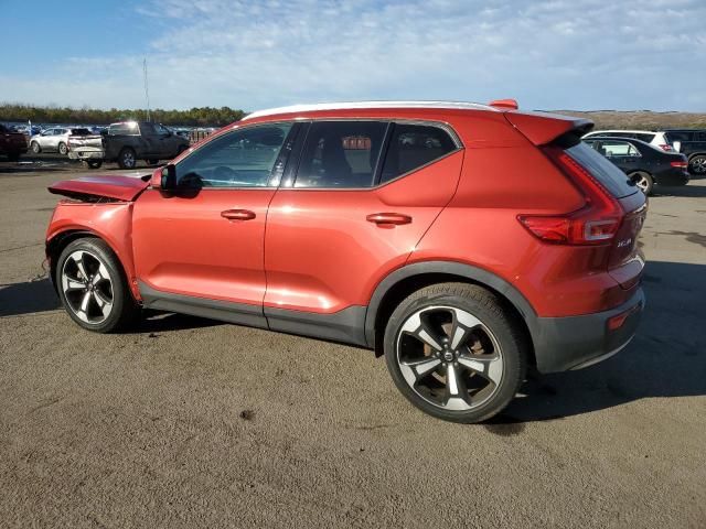 2021 Volvo XC40 T5 Momentum