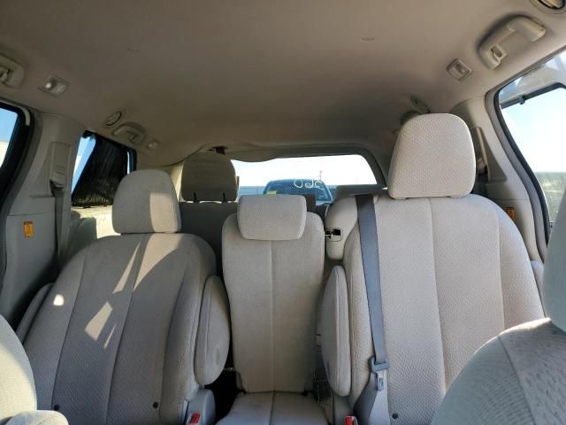 2013 Toyota Sienna LE